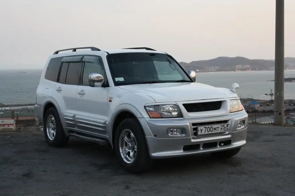 Mitsubishi pajero 2000. Мицубиси Паджеро 2000 3 литра. Паджеро Монтеро 2002. Mitsubishi Pajero 2000 тюнинг.