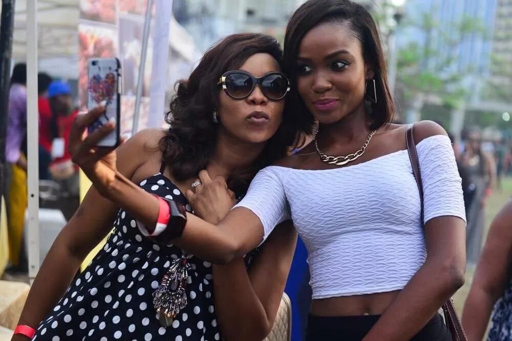 Niger girl. Нигерия девушки женщины. Izithombe zocansi. Nigeria girls. Nigeria girls.