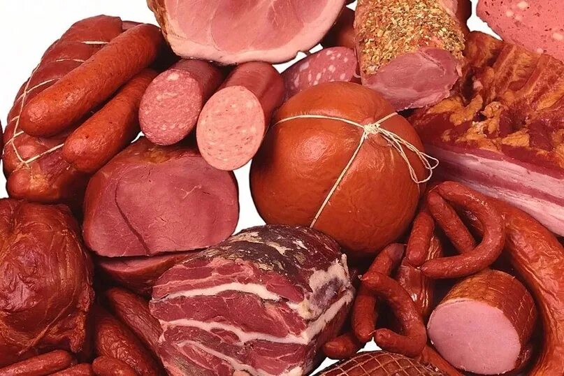 Колбасы разных сортов. Мясные продукты. колбасы и копчености. мясо колбасы. мясная продукция колбасы.