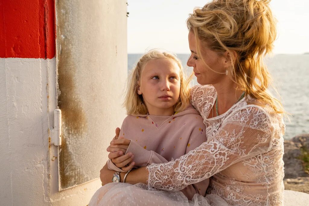 Salige. Der tochter. Deutsche mutter фото. Блаженная постер. Der tochter.