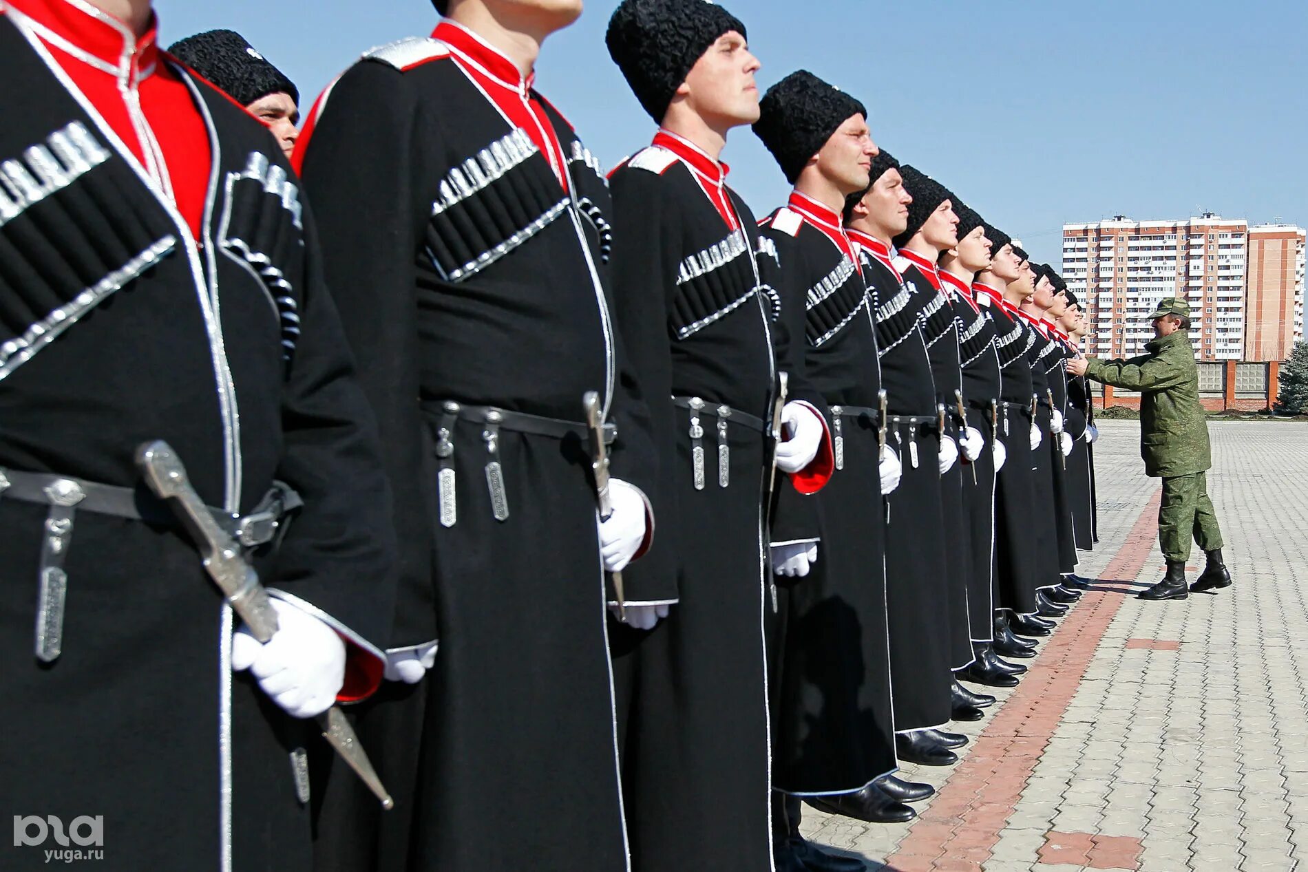 Форма казаков кадет россии. Парадная форма терских казаков. Парадная казачья форма кубанского казачьего войска. Казачья парадная форма. Казачья парадная форма.