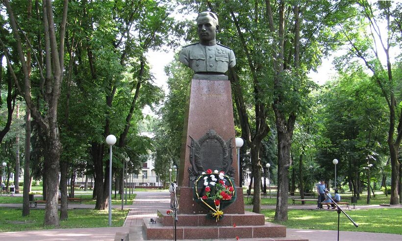 Памятник паристому брянск фото LLC "TV channel "SPAS" told about Peresvet Alexander and shrines Bryansk Region