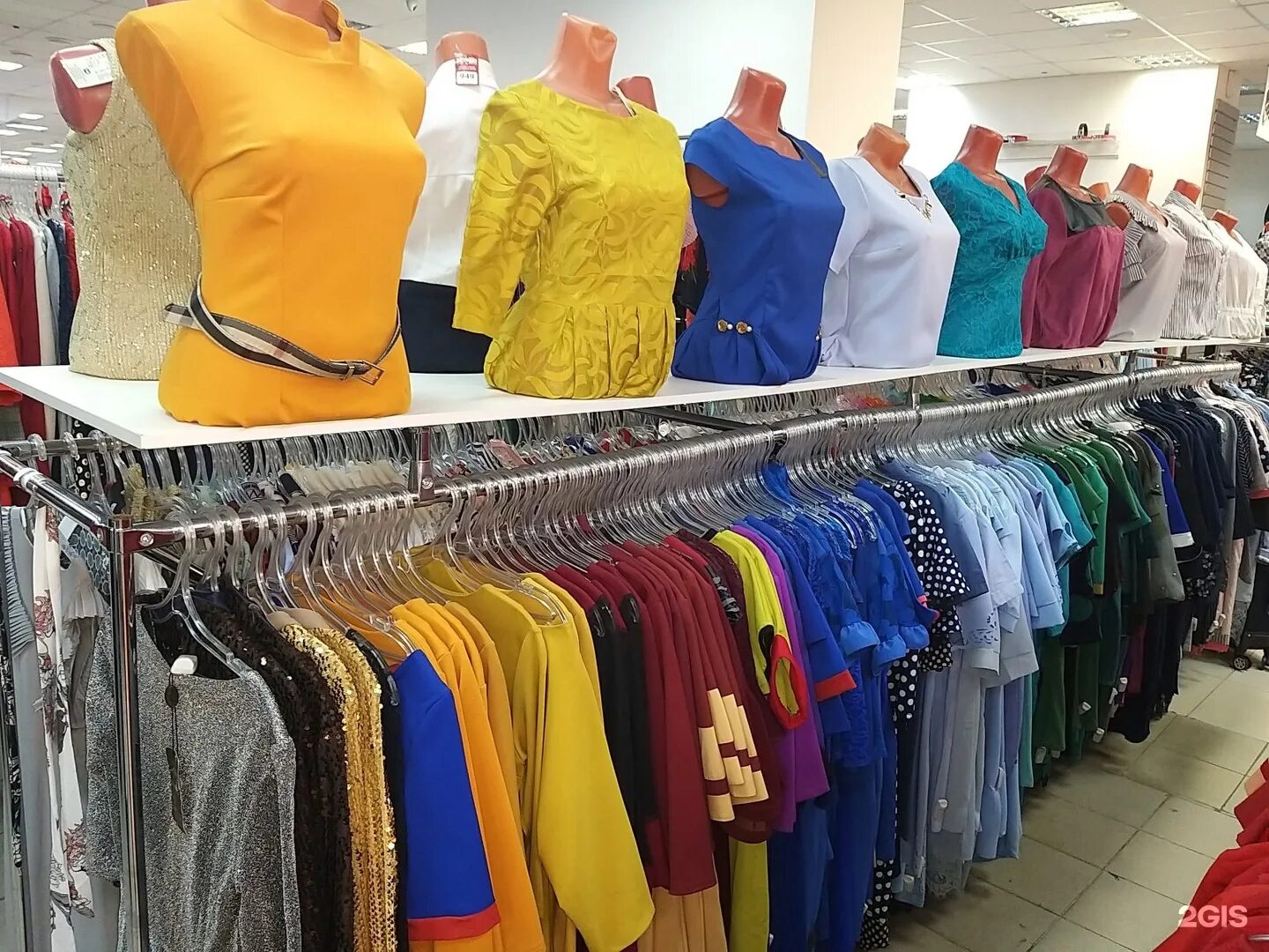 Заходи магазин одежды. Рынок одежды в Обнинске. Платья Липецк магазины. Белорусские костюмы в Липецке бутики.