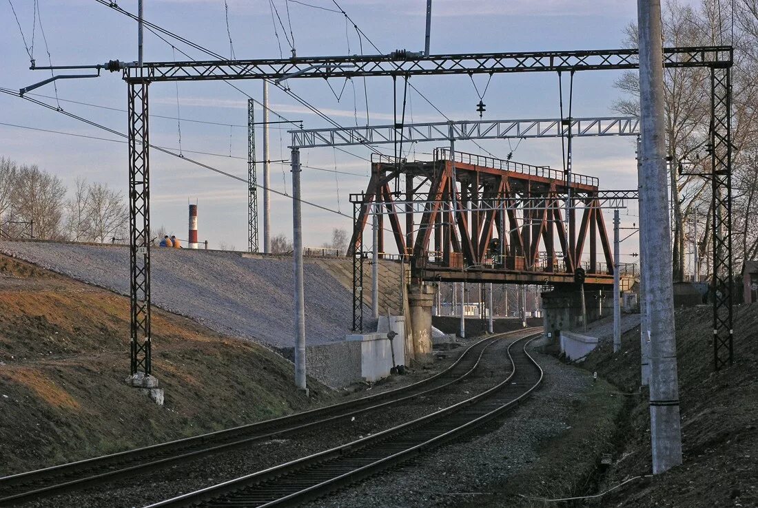над ж. елец пешеходный мост депо. ж/д мост петряевка нижний новгород. бологое пешеходный мост. нерегулируемый жд путепровод.