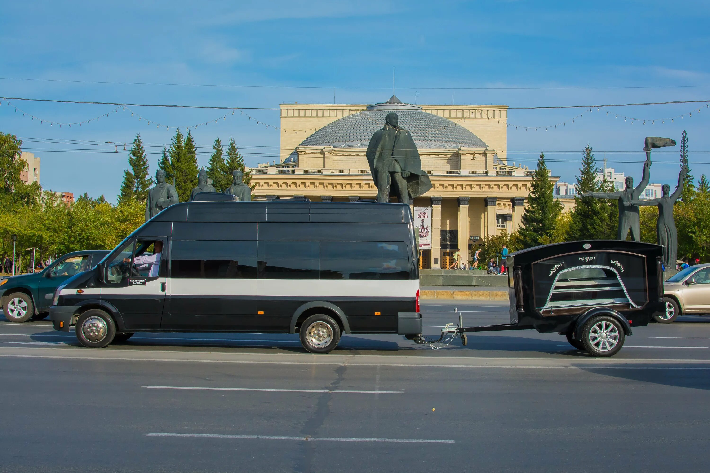 Опель катафалк. Крафтер катафалк. Нисса н nv 3500 катафалк элитный. Ssangyong катафалк. Cadillac cts катафалк.