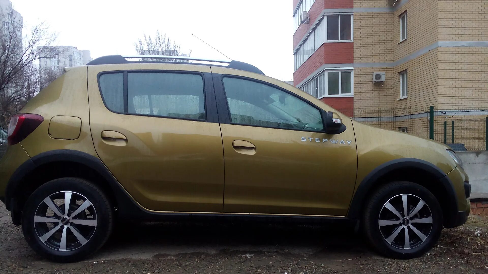 Диски sandero stepway 2 r16. Диски r16 sandero stepway. Рено сандеро степвей r17. Диски для renault sandero stepway 2. Диски renault sandero stepway r16.