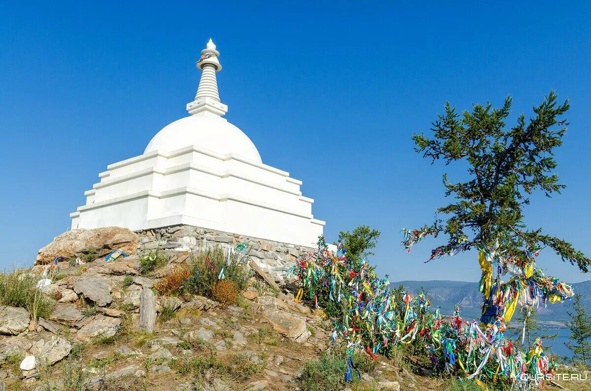 Остров огой. Огой ступа просветления. Ступа на острове огой. Озеро байкал остров огой. Остров огой на байкале.