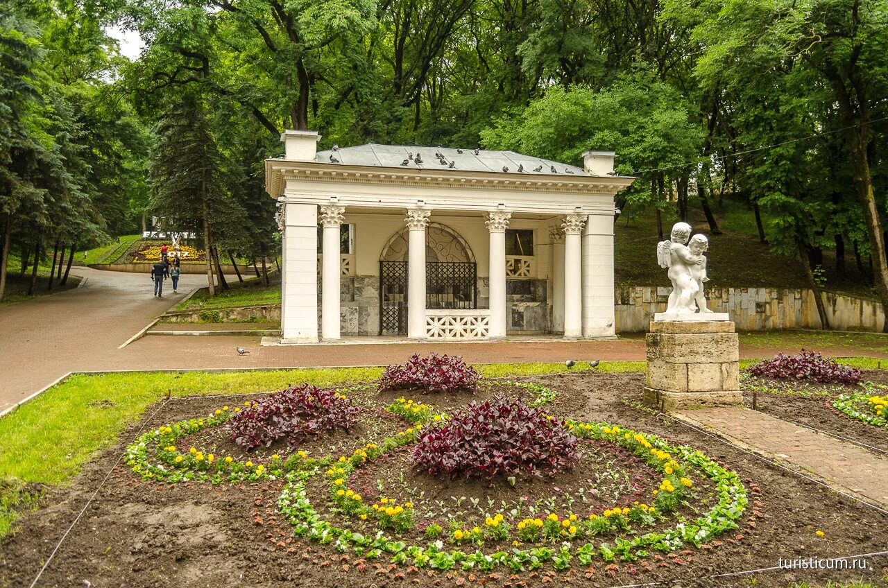 Ессентуки парк. Курортный лечебный парк Ессентуки. Ессентуки парк Курортный парк. Курортный парк Ессентуки достопримечательности. Центральный парк Ессентуки.