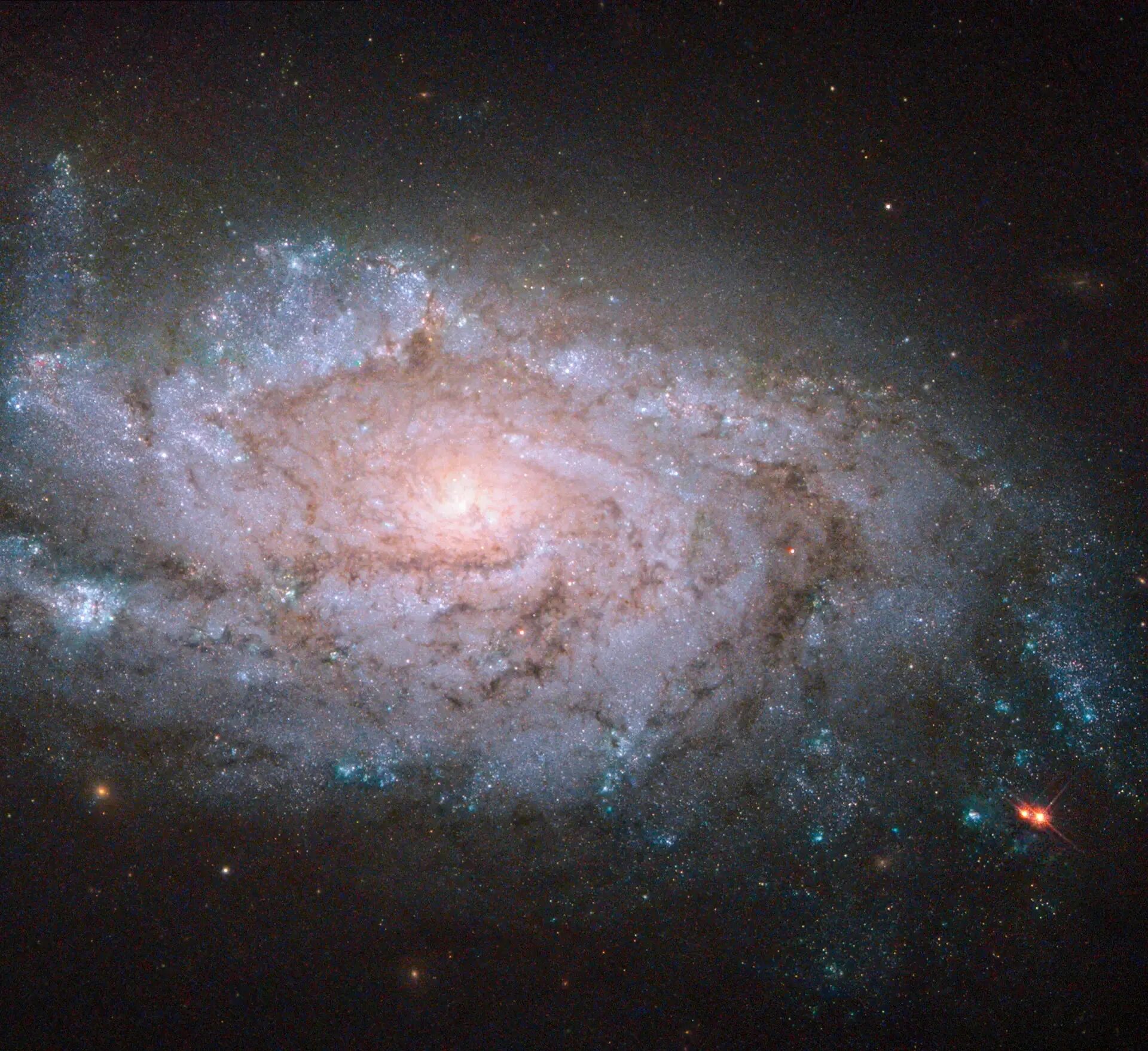 Ngc. NGC 1097 — спиральная Галактика. Галактика Млечный путь телескоп Хаббл. Снимок галактик с телескопа Хаббл. Спиральная Галактика NGC 5885.