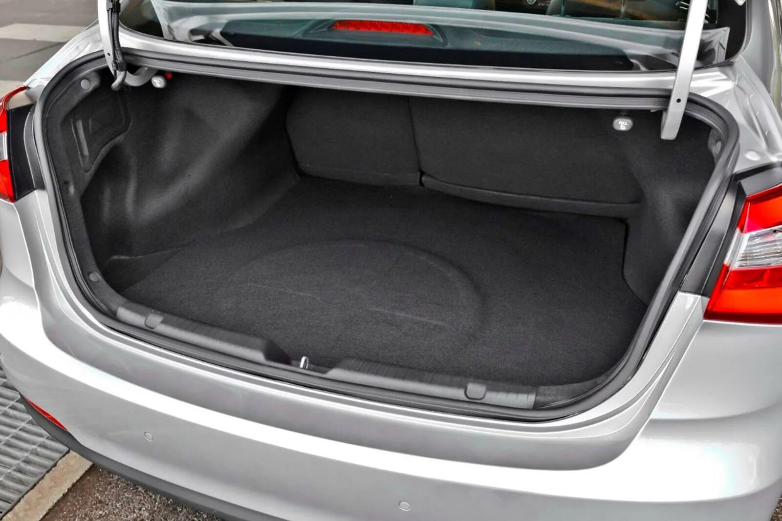 Фото багажника. Kia Cerato 2019 багажник. Kia Cerato 2021 багажник. Киа Церато 2014 багажник. Kia Serato багажник.