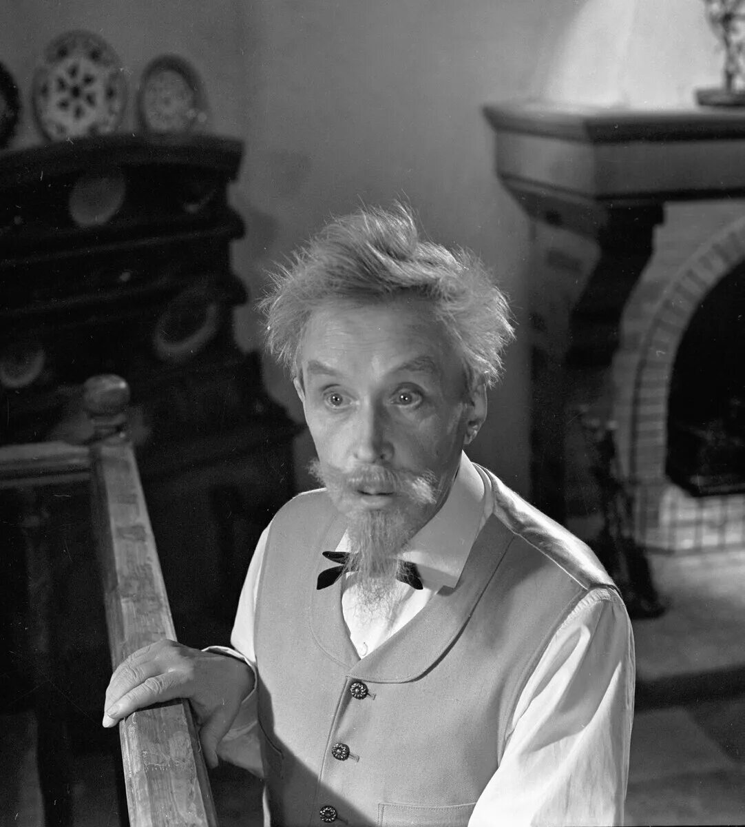 Гарин биография. Э гарин актер. Э гарин актер. Э гарин актер. Гарин.