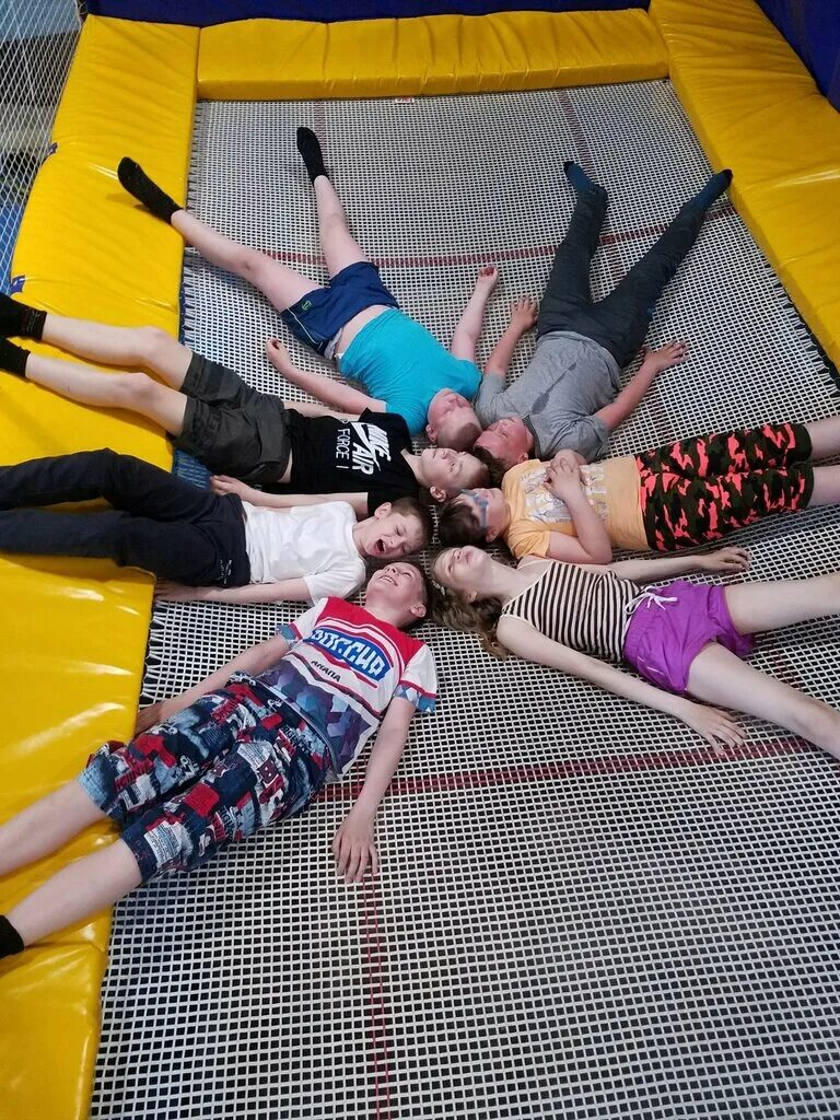 Выкрутас череповец батуты. Батутный центр череповец гоголя. Череповец выкрутас фото. Батутный центр череповец выкрутас. Осьмирук череповец батутный центр.