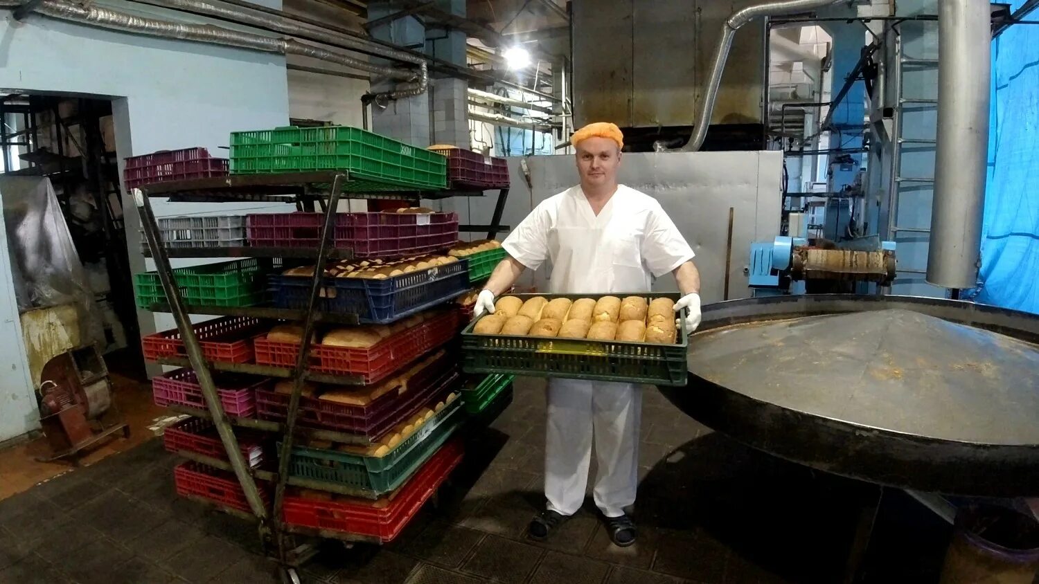 Хлебозавод ежедневно. Хлебозавод магадан. магадан хлебозавод магаданский. хлебобулочные изделия фирмы. информация о хлебозаводе.
