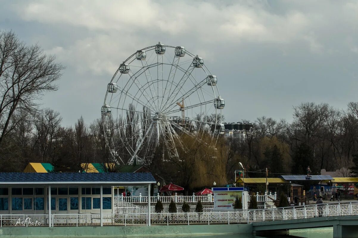 зеленый остров колесо. колесо обозрения в омске зеленый остров. зелёный остров омск парк колесо обозрения. зеленый остров колесо. колесо обозрения парк зеленый остров уссурийск.