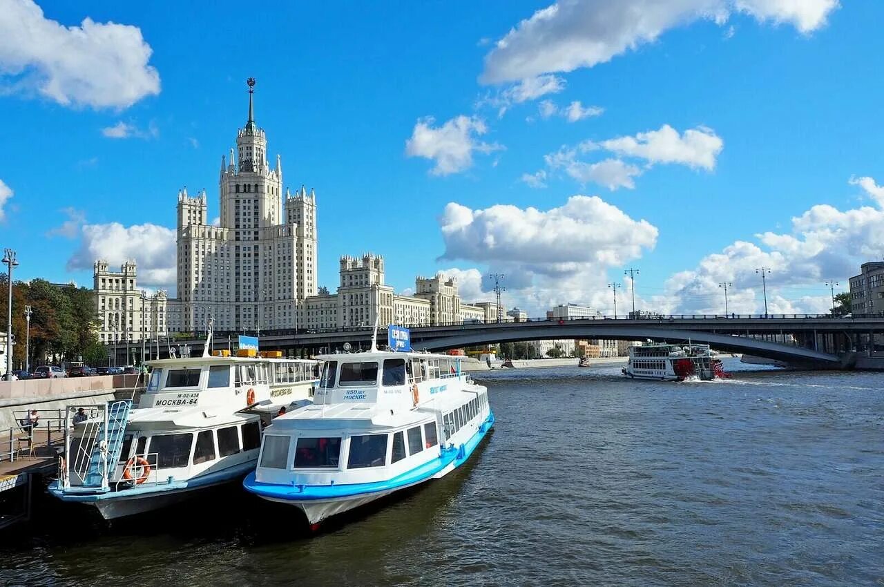 Прогулки по москва реке на теплоходе расписание. Причал большой устьинский мост. москва река устьинский мост. причал устьинский мост теплоход. причал устьинский мост москва.