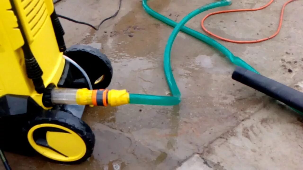 Подключение керхера. Мойка Керхер к5 подсоединение к водопроводу. Минимойка Karcher k 3 (1.601-888.0). Шланг для Karcher k3. Керхер 5 соединить шланги.