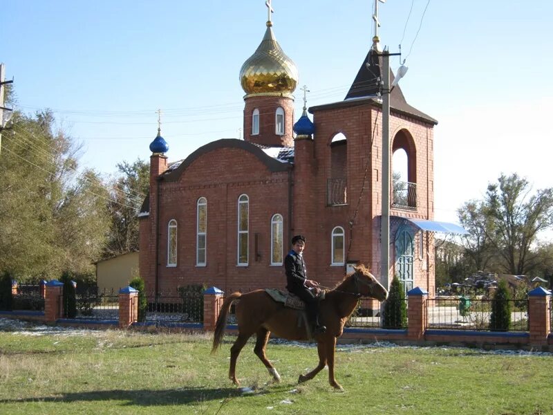 Погода в первомайске ставропольского края. Село красная Поляна Ставропольский край Ипатовский район. С Первомайское Ипатовский район Ставропольский край. Село Первомайское Ипатовский район. Храм с. Первомайского Ипатовского района.