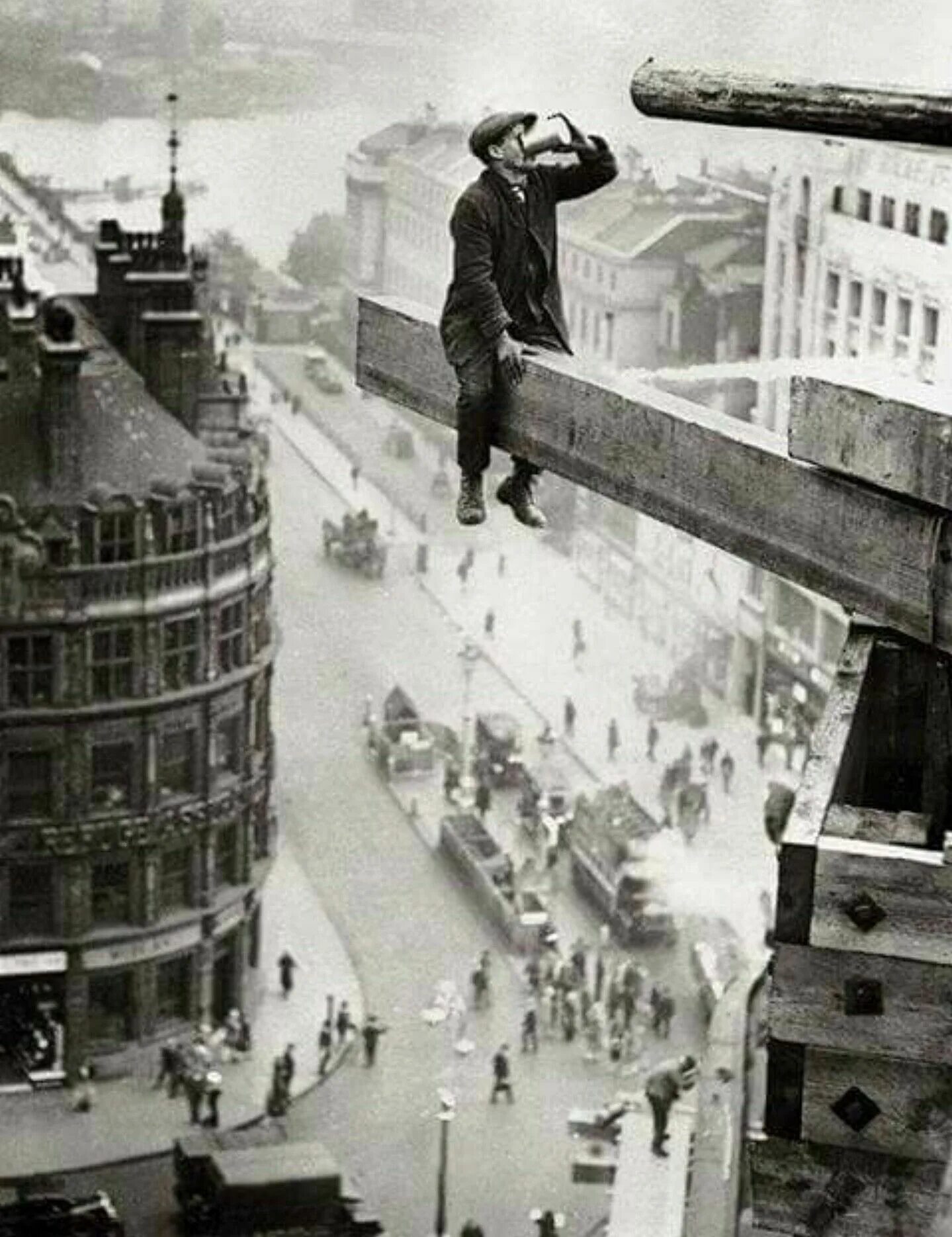 Известные исторические фотографии. Лондон 1910. Черно белые исторические снимки. Знаменитые фото. Самые известные фотографии 20 века.