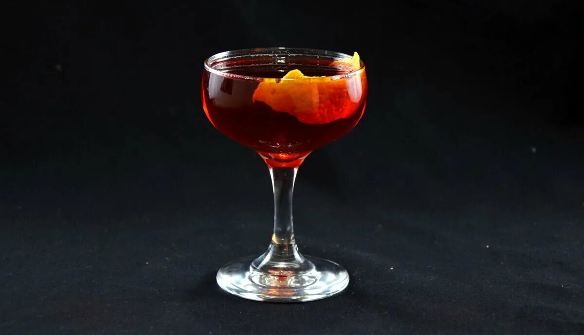 Бульвардье коктейль. Бурбон Кампари Вермут. Boulevardier Cocktail. Негрони бульвардье. Кампари Негрони.