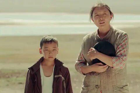 Әйелдің кискасы мен мүшесі бар