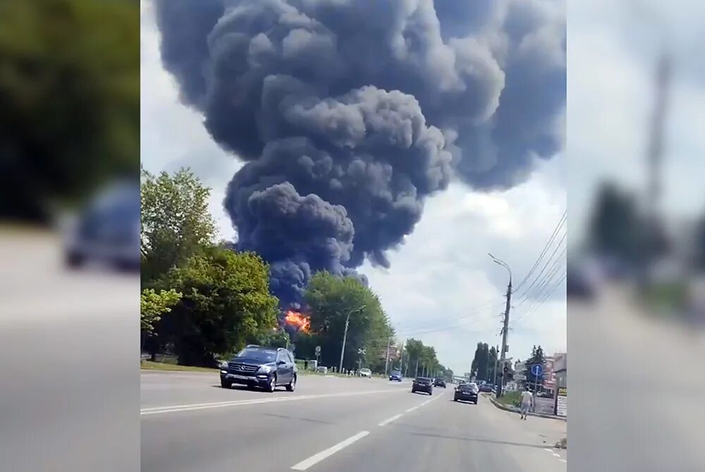 Что за взрывы воронеже сейчас слышны. В Воронеже взорвали нефтебазу. Взрыв нефтебазы в Воронеже. Пожар на нефтебазе в Воронеже.