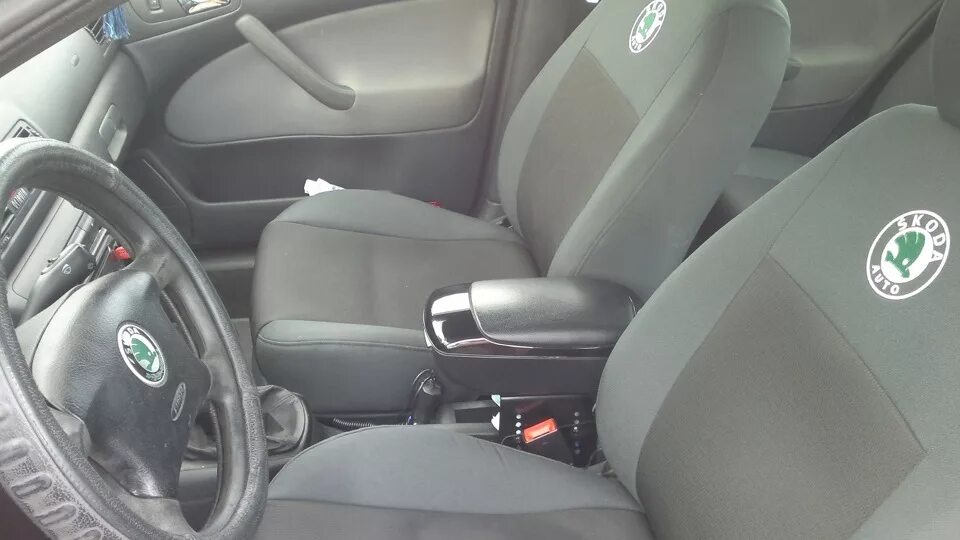 Как снять подлокотник на шкода октавия тур Снятие подлокотника Skoda Octavia A5 Mk2, 1,6 л, 2008 года мойка DRIVE2
