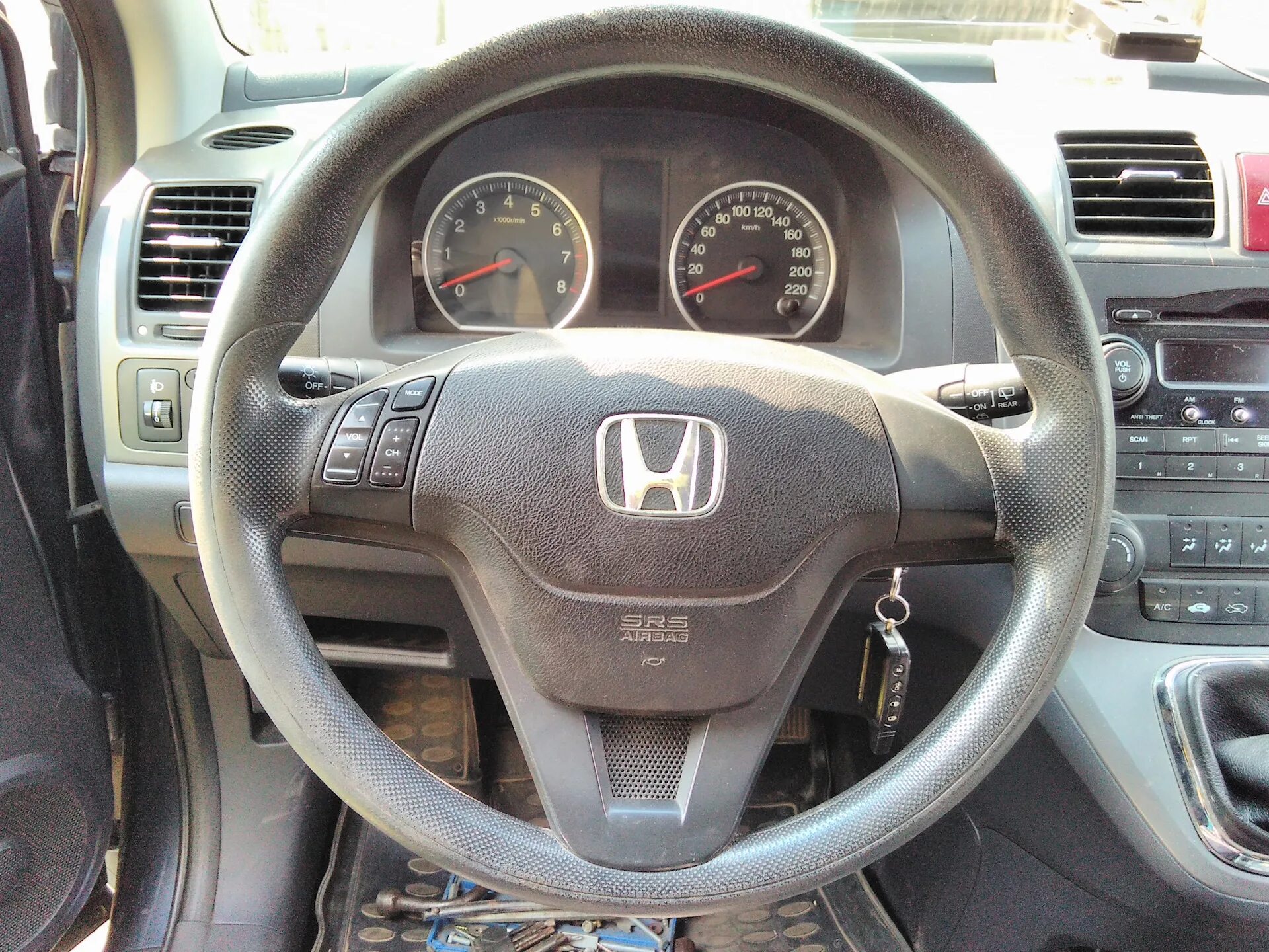 Honda crv руль. Honda CR-V 2008 руль. Honda CRV 3 руль. Руль Хонда СРВ 3. Оплетка на руль Honda CRV 2008.