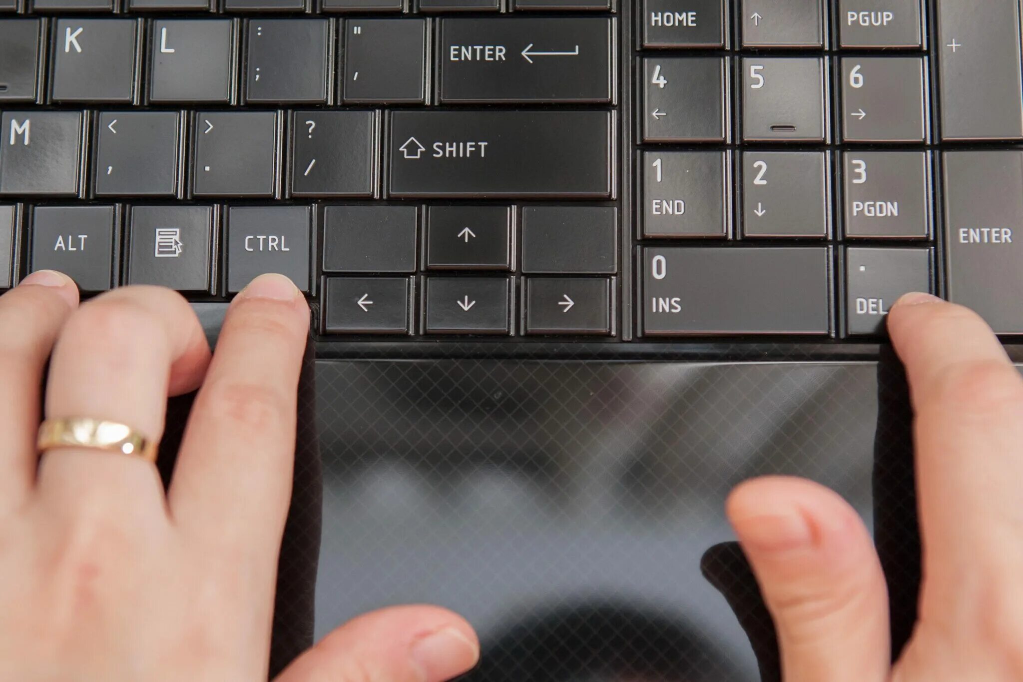 Enter shift клавиши. Кнопки для перезагрузки ноутбука асус. Перезагрузить ноутбук с помощью клавиатуры. Кнопка перезагрузки на клавиатуре. Перезагрузка компьютера с помощью клавиатуры.