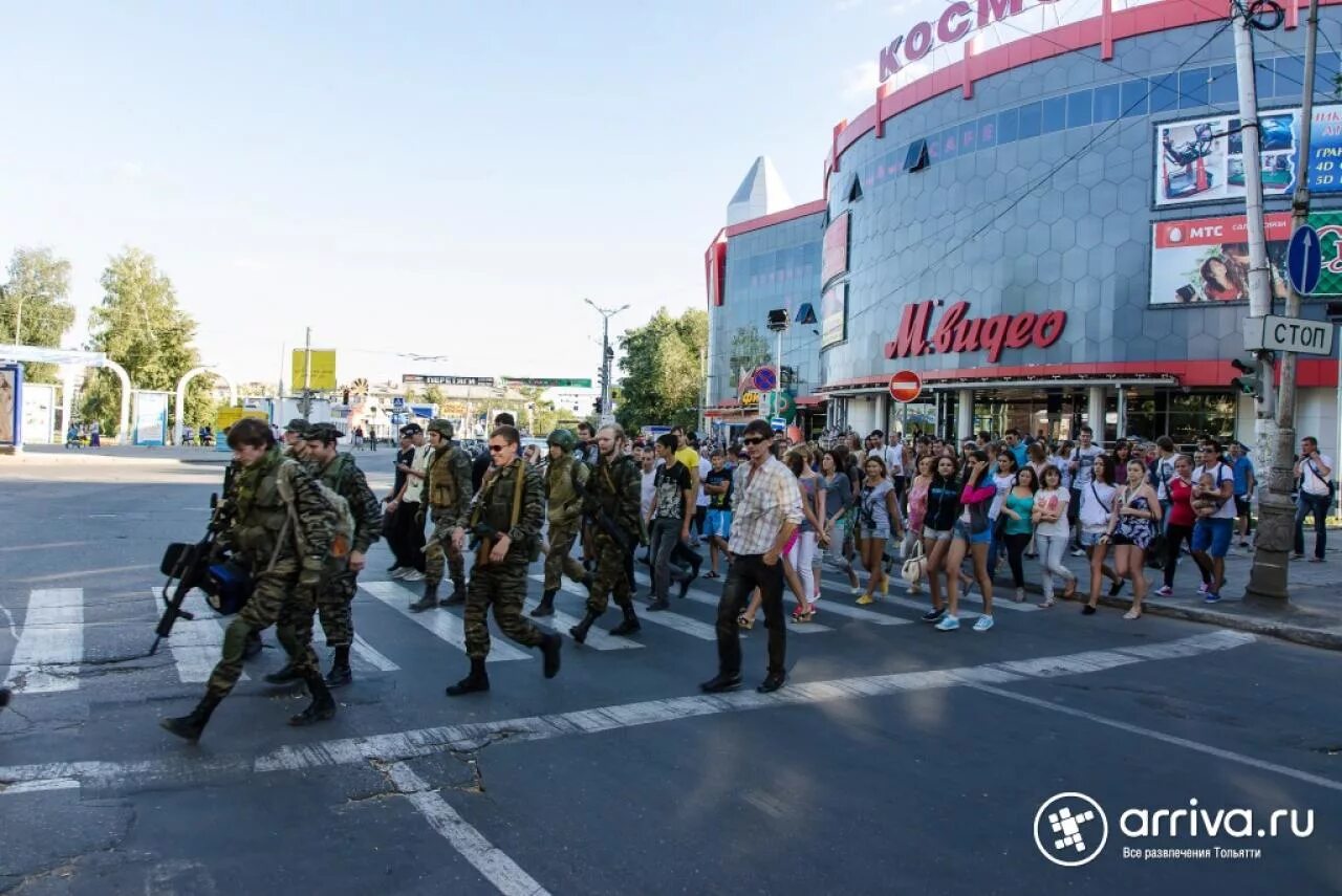 Съемки фильма. Жмурки фильм панин крестится. Сериал мерлин за кадром. В каком городе снимали после. Жмурки места съемок в нижнем новгороде.