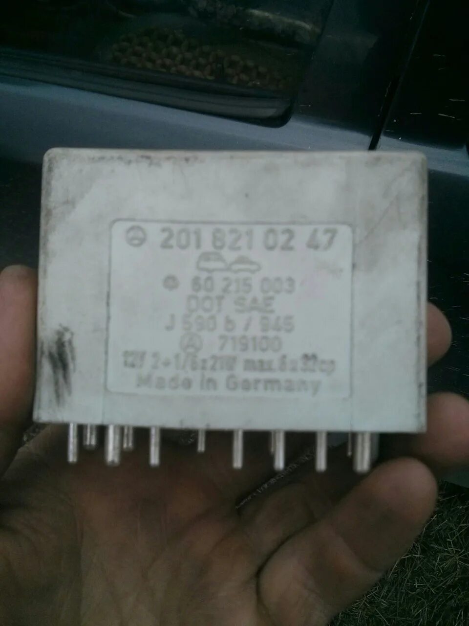 Разъем эбу mercedes-benz 124. 124 не работает. W124 задний ход. Реле зарядки w124. Мерс 124 реле стеклоподъемника.