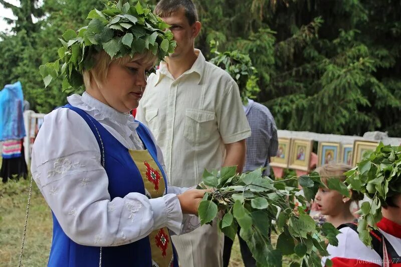 Букет из березы на Троицу. Венки из березы на Троицу. Венок из берёзы на Троицу. Село Волчье фестиваль.