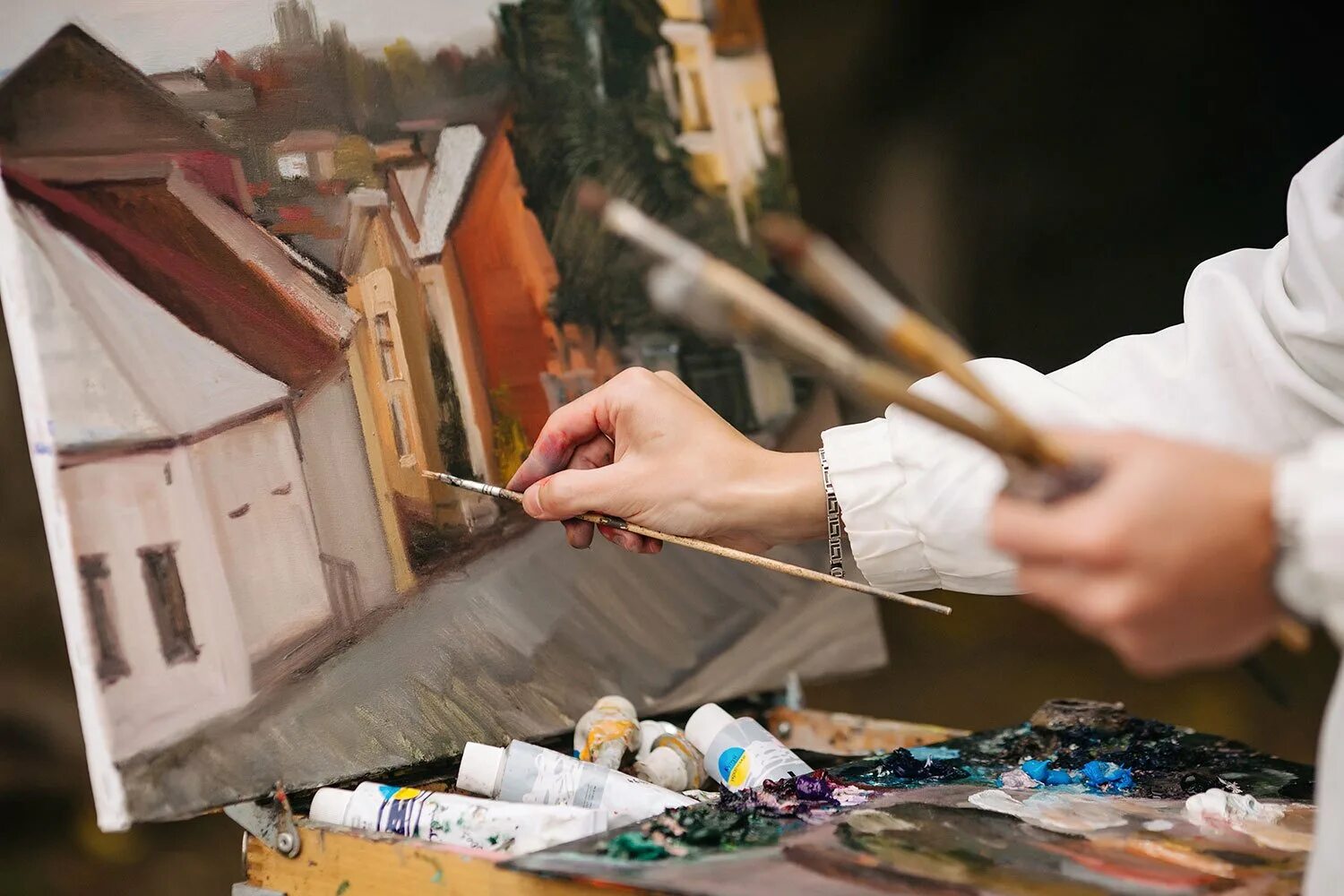 Перечень творческих профессий. Творческие профессии для детей. Художник за работой. Человек художественный образ. Творческие профессии.