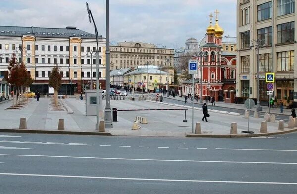 Slavyanskaya Square - Moscow