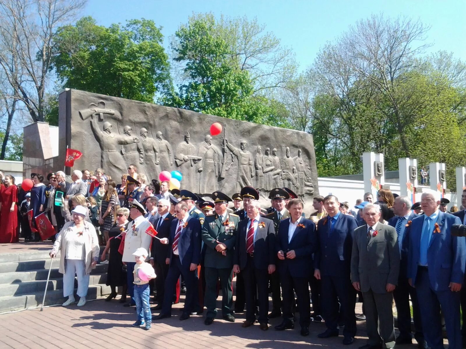 Липецк 9 мая. Памятник на площади героев Липецк. Площадь героев г. Липецк. Парад Победы Липецк. Парад Липецк 9 мая.