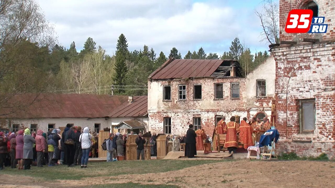 Никольское погода кадуйский район. Филиппо-Ирапская пустынь Вологодская область. Филиппо-Ирапский монастырь Кадуйский район. Свято Троицкий Филиппо Ирапский мужской монастырь. Красноборская Троицкая Филиппа Ирапского пустынь..