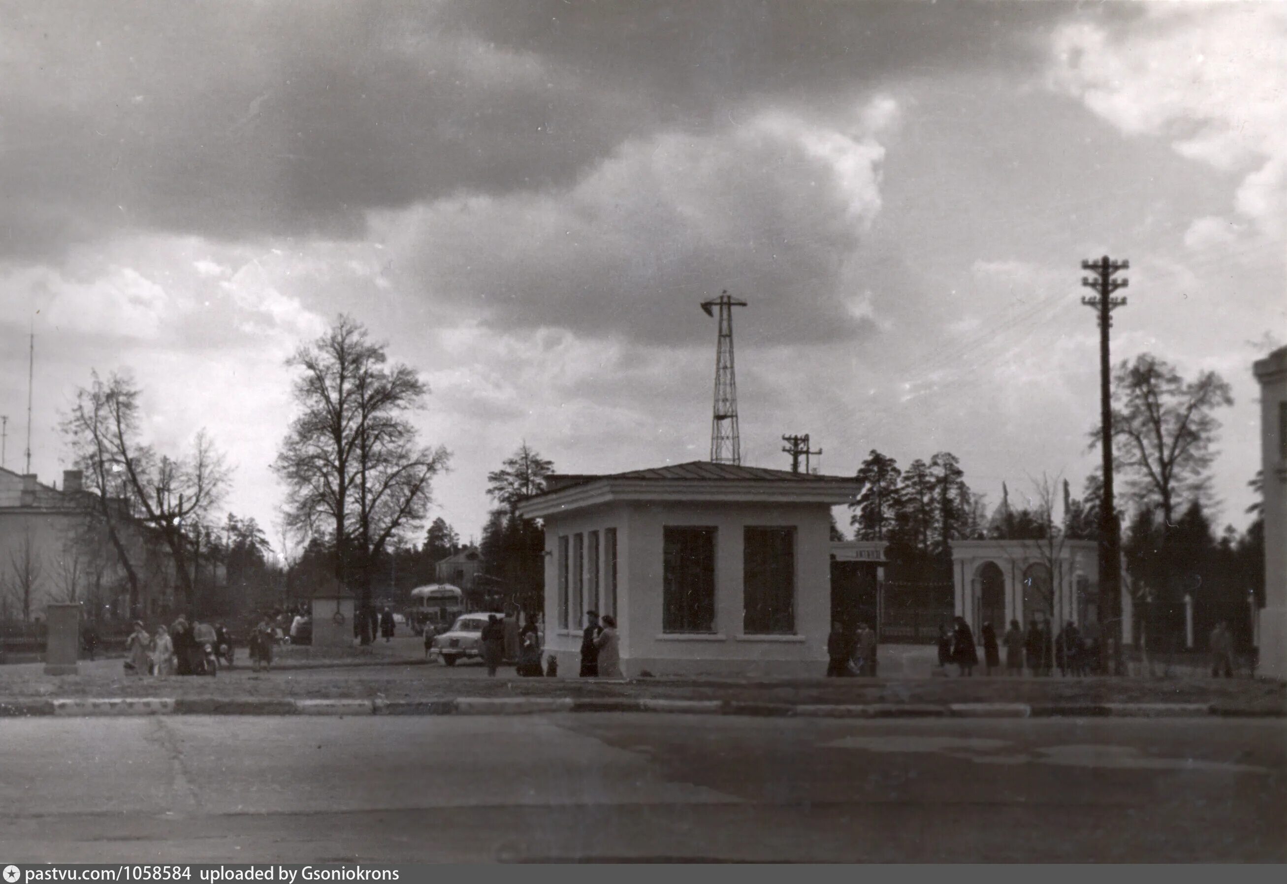 Балашиха 1950. Площадь ленина балашиха. Парк балашиха 90е. Старый парк балашиха. Храм александра невского балашиха старое здание.