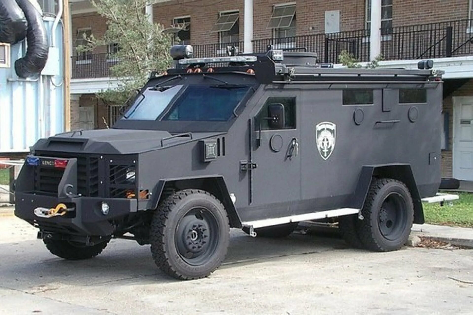 Броневик экстранет. Bearcat бронеавтомобиль. lenco bearcat fbi. броневик фбр. бронемашина газ 29651 каратель.