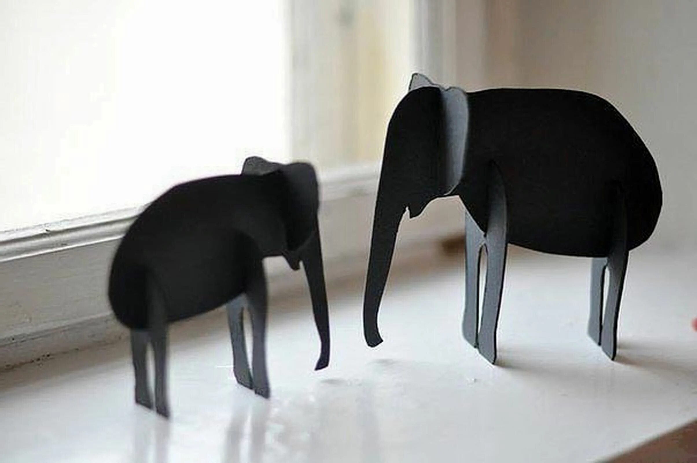 Слон из картона объемный. Слон из картона. Слоник из бумаги. Зубная паста для слона опыт для детей. Слоник из картона.