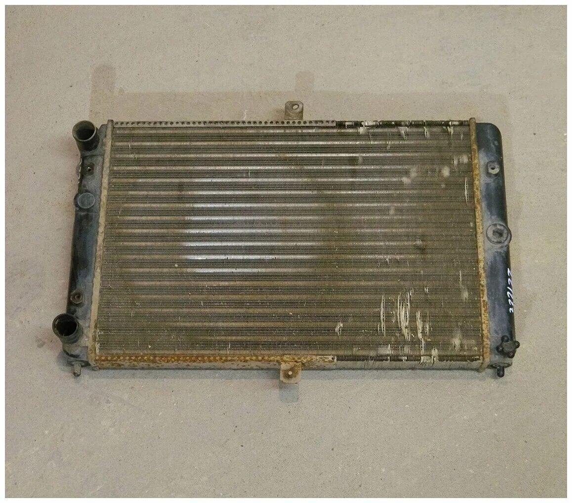 Радиатор ваз 2108 универсальный. Радиатор охлаждения ваз 2109 инжектор. Радиатор от ваз 2109. Радиатор охлаждения двигателя ваз 2109. Радиатор охлаждения ваз 21099.
