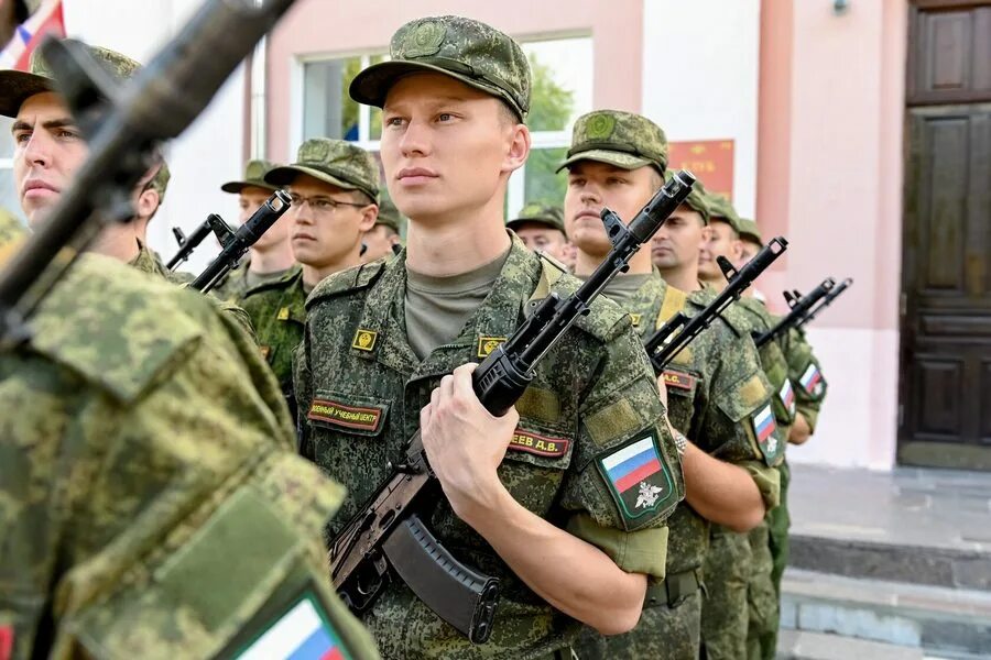 призыв граждан на военную службу. образование военнослужащих. военное преимущество сил. военно-профессиональная деятельность. военно воздушные войска.
