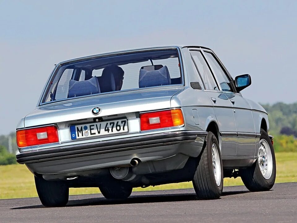 5 е декабря. БМВ е12 525. БМВ 5 е12. BMW 520i (e12). BMW e12 525 Alpina.