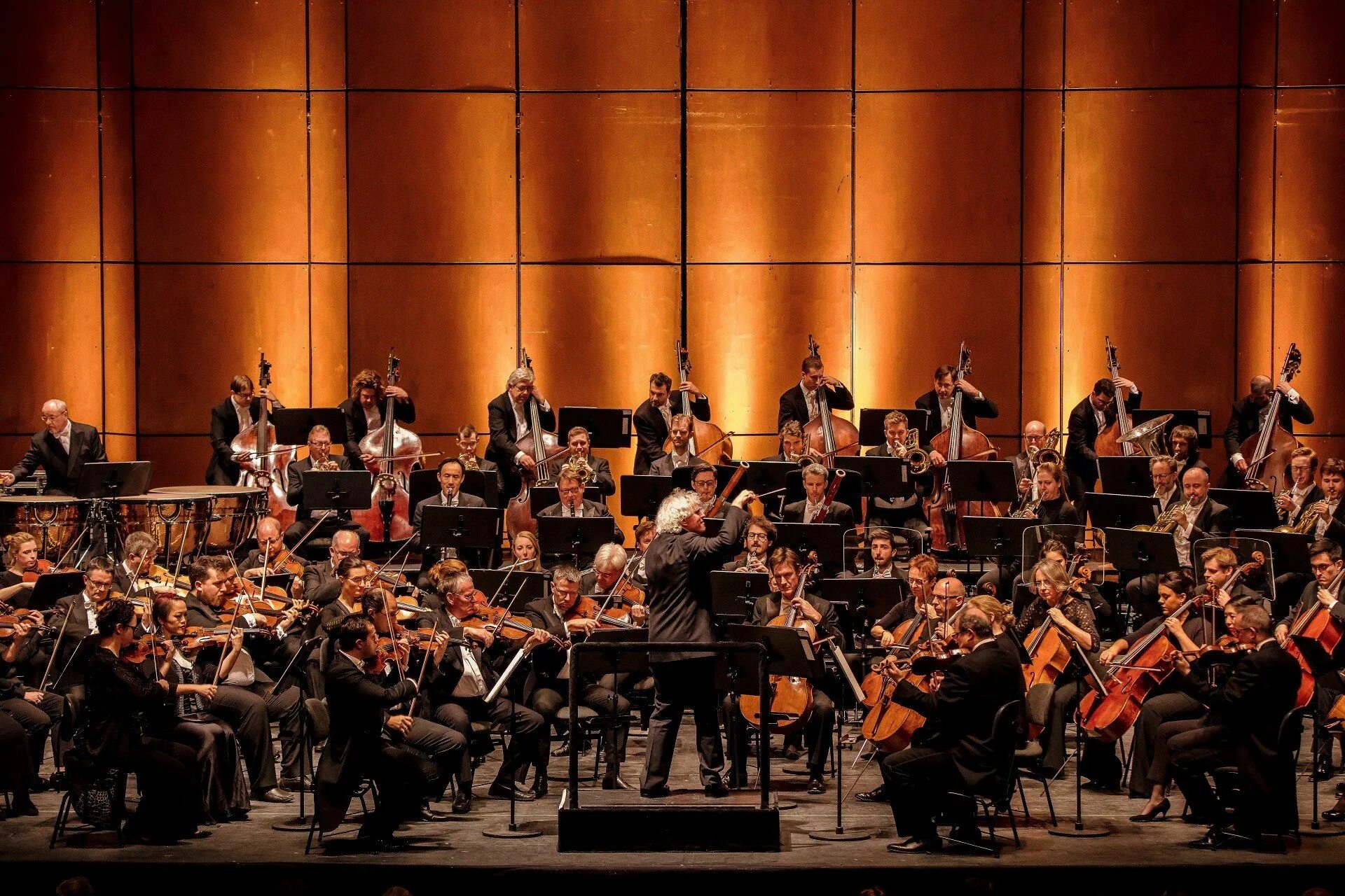 Orchestra. Лондонский симфонический оркестр. Группа Лондонский филармонический оркестр. Лондонский симфонический оркестр дирижер. Что такое симфония и симфонический оркестр.