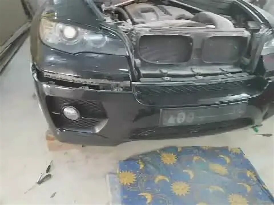 Come rimuovere il paraurti anteriore e posteriore BMW X6 (E71)
