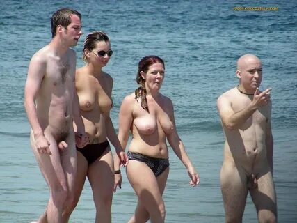 Naked among the Clothed on the Beach (42 photos) .