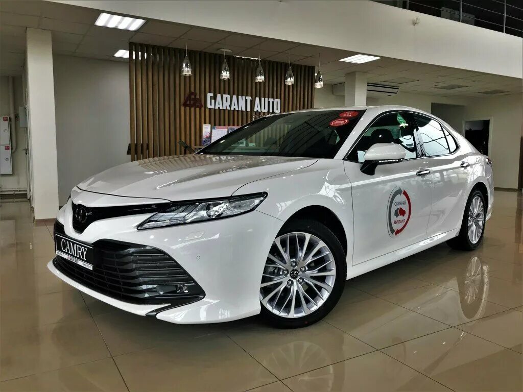 Куплю камри 2020. Toyota Camry 2020 2.5. Toyota Camry xv70 2020. Toyota Camry 70 белый 2.5. Toyota Camry 3.5 2020.