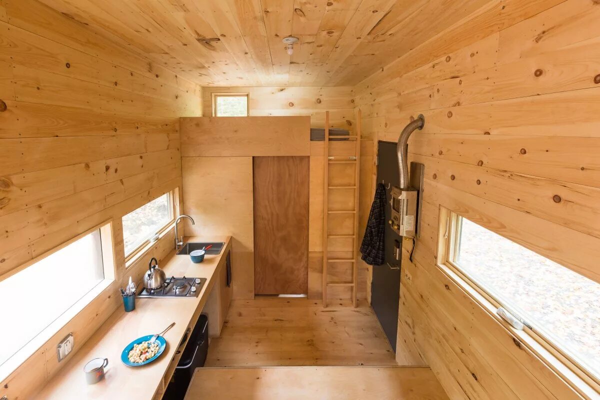 Вагончики внутри. Тини Хаус 6х2.3. Интерьер дачной бытовки 6х3. Tiny House 6х3. Тини Хаус микро дом.