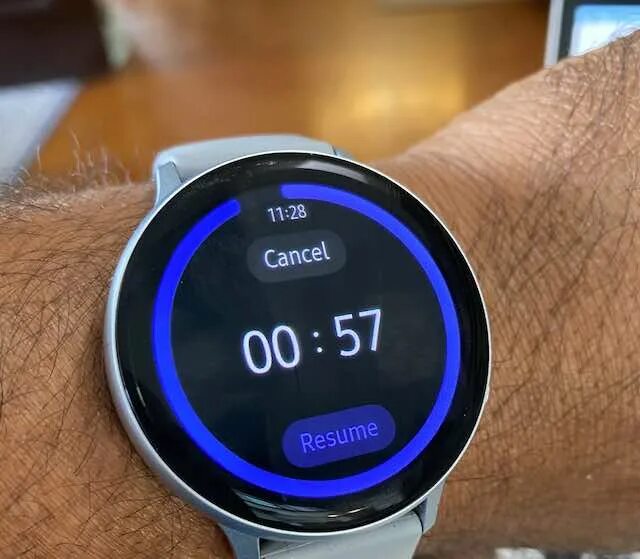 Настроить samsung watch. Самсунг часы смарт мужские Galaxy таймер. Виджет часы Samsung Galaxy. Интервальный таймер в смарт часах. Клавиша домой на самсунг часы Active.