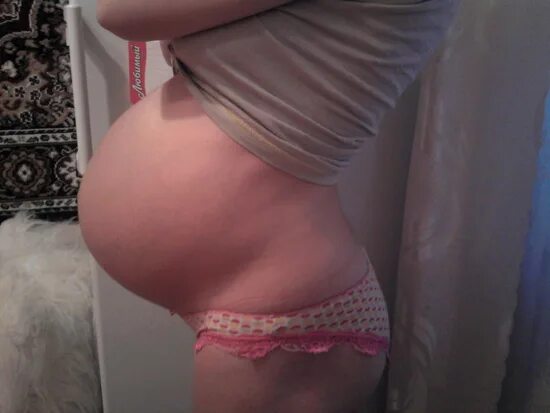 Живот на 33 неделе беременности. Живот беременной с многоводием. Живот при многоводии в 35 недель.