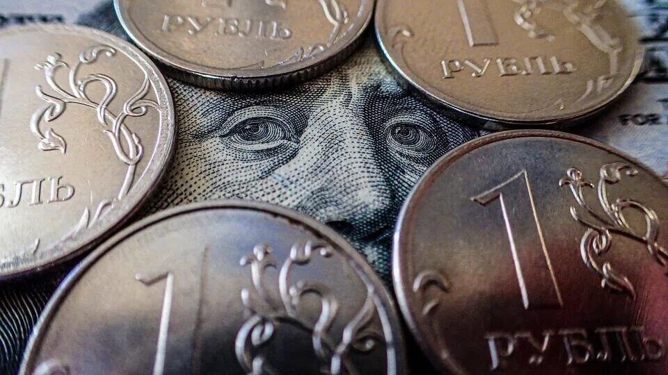 Страна россия валюта. Валюта рубль. Доллары в рубли. Рублевая валюта. Девальвация это.