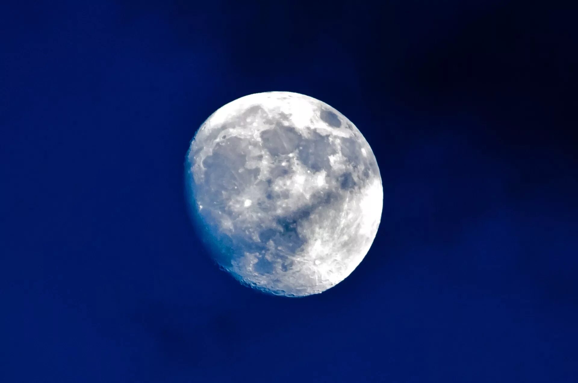 Луна бесплатное видео. Луна. Луна картинки. Фото Луны. Убывающая Луна.